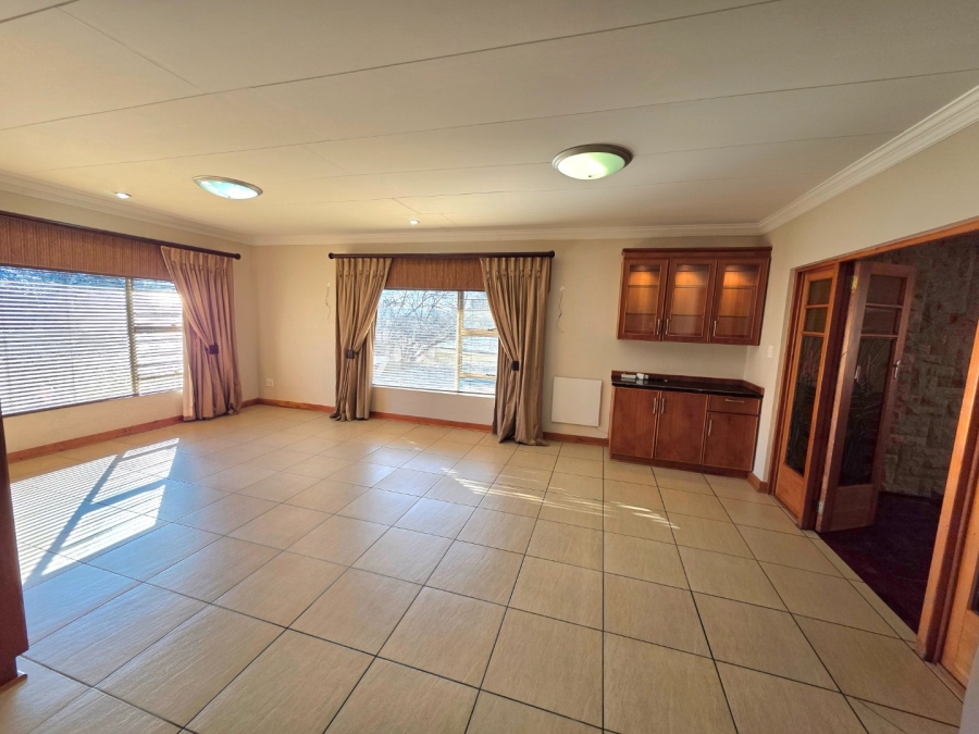 5 Bedroom Property for Sale in Eureka Free State